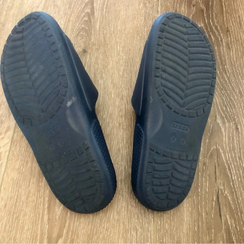 CROCS Classic II Slide Sandals Navy Blue men’s 3/women’s 5 with crocs charm